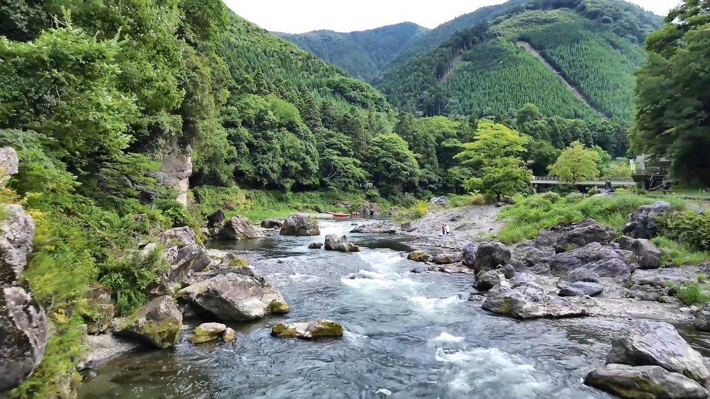 御岳渓谷上流方向