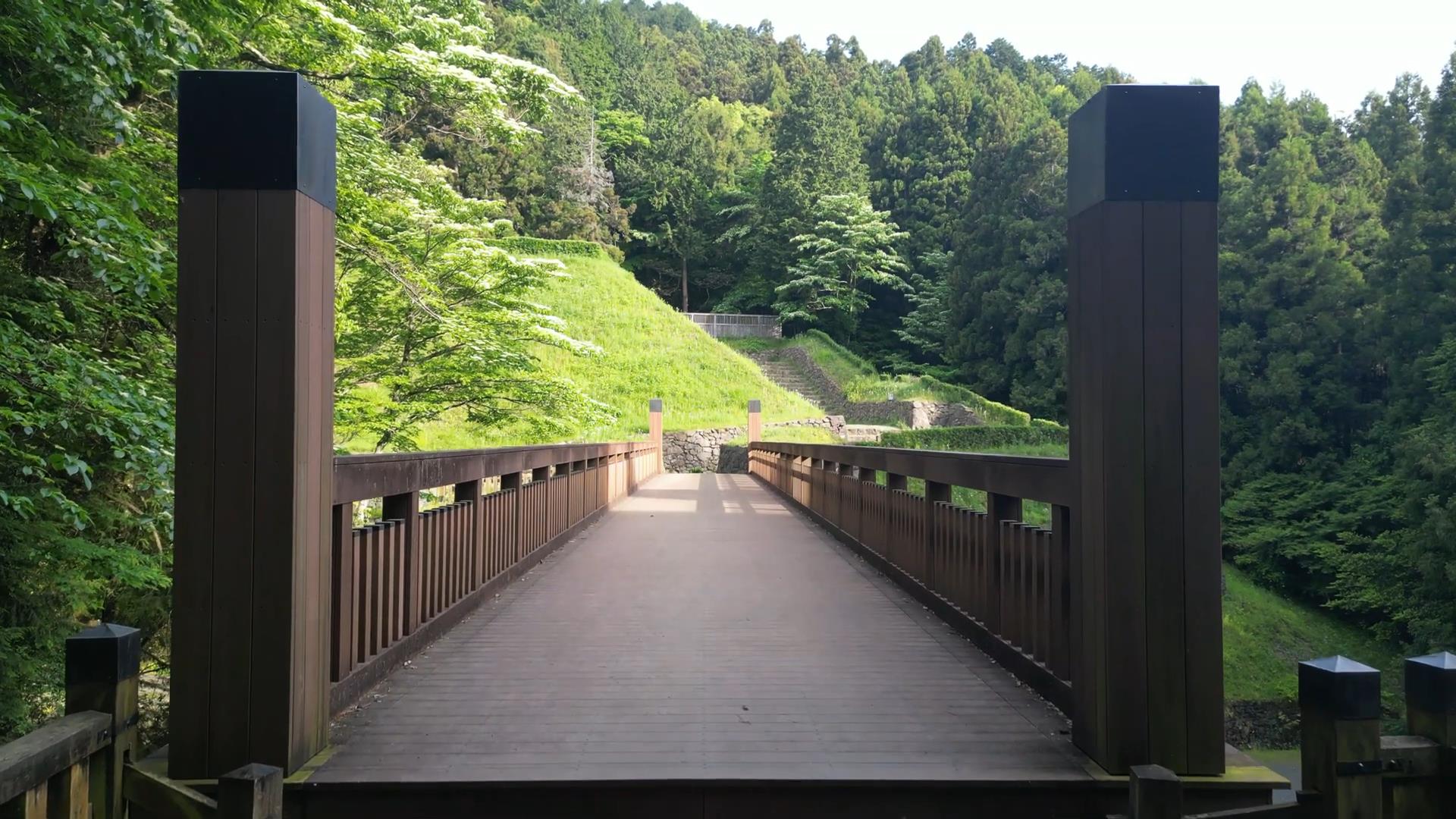 北条氏照が築城した山城【八王子城跡】～悲劇的な戦国時代の城跡～Drone footage of sad castle ruins in Japan