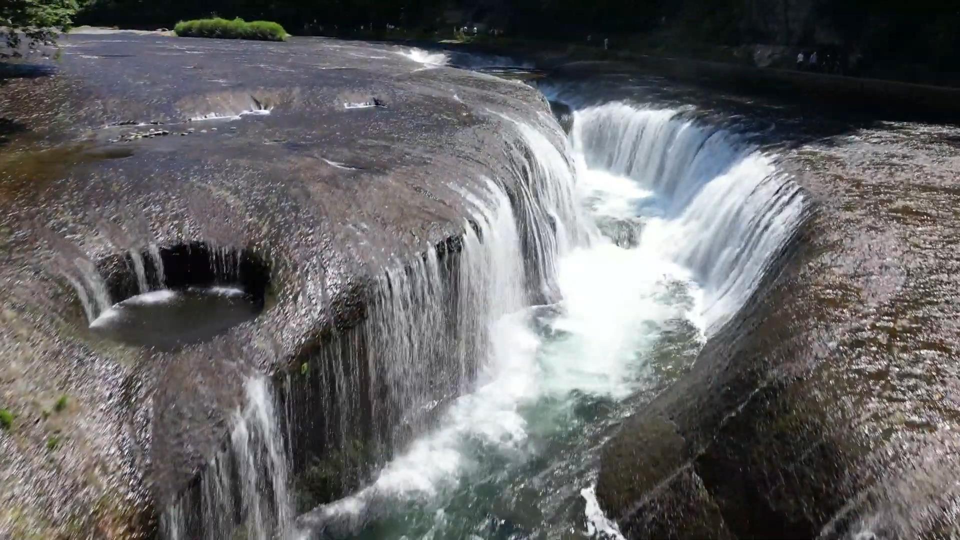 【吹割の滝】群馬県絶景観光スポット～Drone footage of a rare waterfall in Japan～